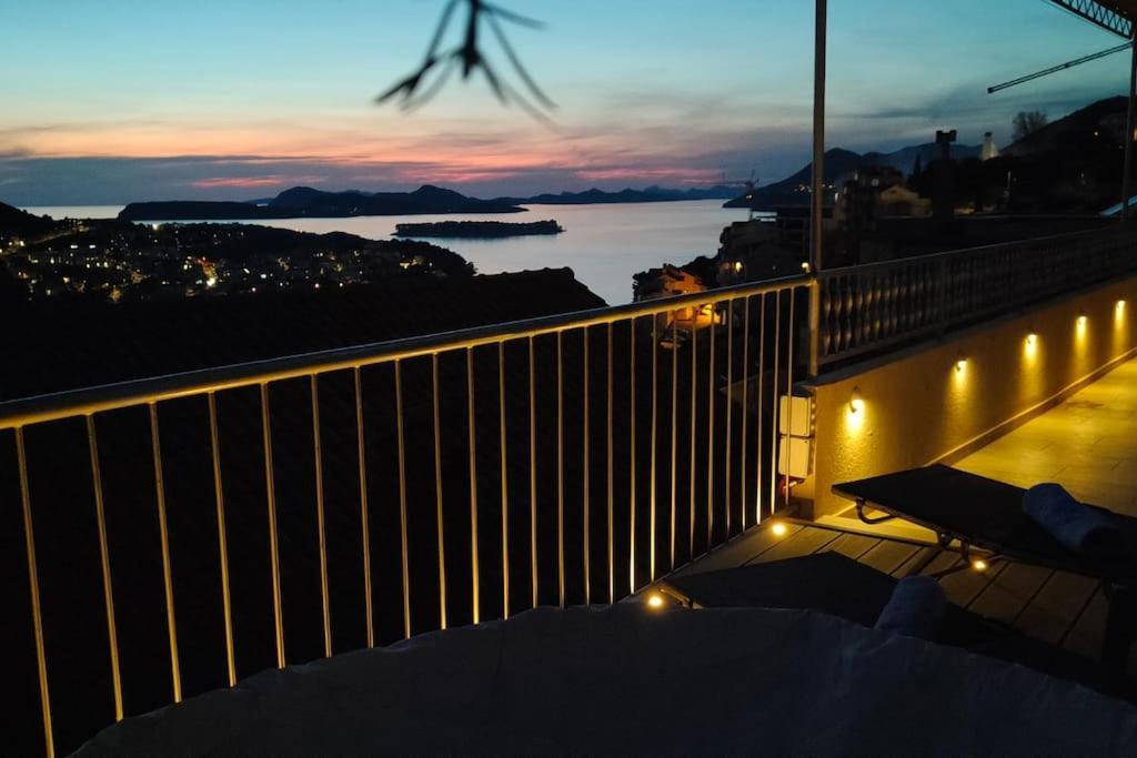 Appartamento Kate'S Studio With An Amazing View Ragusa Esterno foto